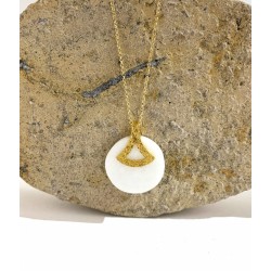 White marble necklace round